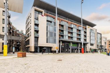 Plug-and-play office at Smithfield in D7 for lease